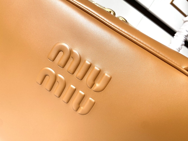 スーパーコピーブランドバッグ全体デザイン